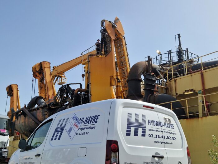 Remplacement de flexibles hydrauliques - Port de Nantes Saint Nazaire
